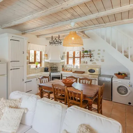 Mystique Vila Evretí